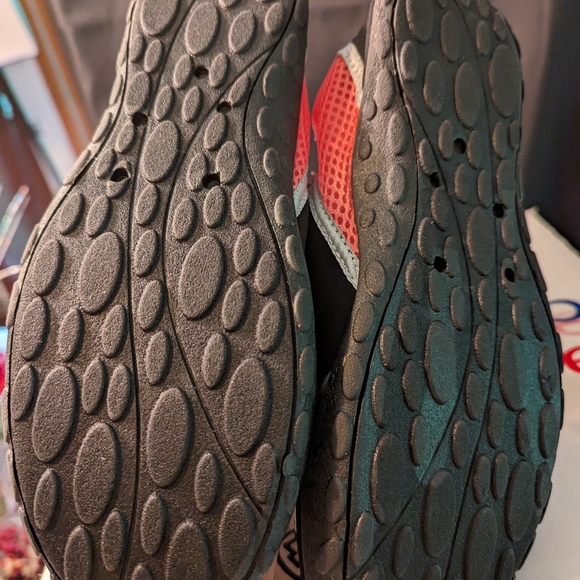 Sun & Sky pink and black size medium (7-8) stretch neoprene water shoes new - Picture 6 of 8